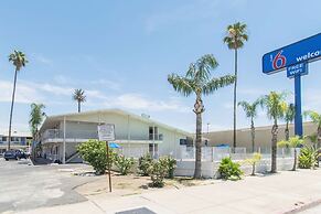 Motel 6 Bakersfield, CA - Central