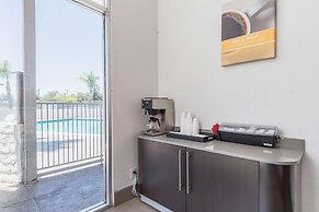 Motel 6 Bakersfield, CA - Central