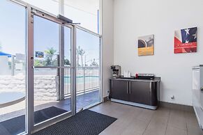 Motel 6 Bakersfield, CA - Central