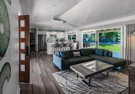 Royal Lahaina Resort & Bungalows