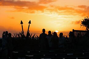 Royal Lahaina Resort & Bungalows