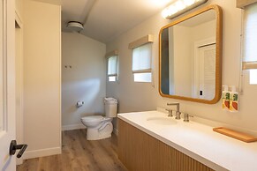 Royal Lahaina Resort & Bungalows