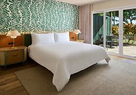 Royal Lahaina Resort & Bungalows