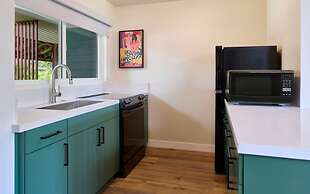 Royal Lahaina Resort & Bungalows