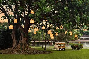 Royal Lahaina Resort & Bungalows