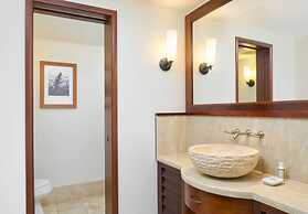 Royal Lahaina Resort & Bungalows