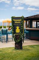 Royal Lahaina Resort & Bungalows