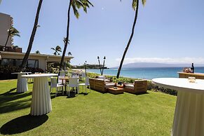 Royal Lahaina Resort & Bungalows