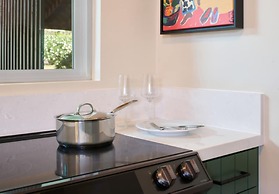 Royal Lahaina Resort & Bungalows