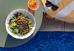 Royal Lahaina Resort & Bungalows