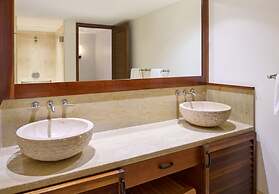 Royal Lahaina Resort & Bungalows