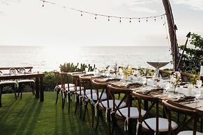 Royal Lahaina Resort & Bungalows