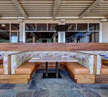 Royal Lahaina Resort & Bungalows