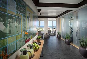 Dan Accadia Hotel