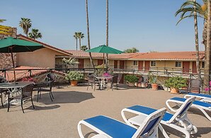 Safari Inn, a Coast Hotel