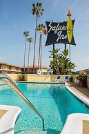 Safari Inn, a Coast Hotel