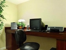 Days Inn by Wyndham Hoover Birmingham