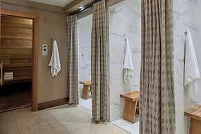 The Del Monte Lodge Renaissance Rochester Hotel & Spa