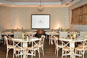 The Del Monte Lodge Renaissance Rochester Hotel & Spa