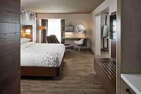 The Del Monte Lodge Renaissance Rochester Hotel & Spa