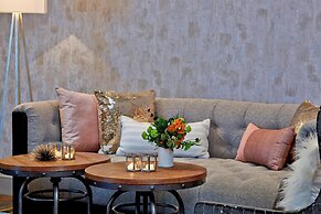 The Del Monte Lodge Renaissance Rochester Hotel & Spa