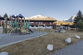 Rocky Mountain Ski Lodge