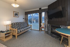 Rocky Mountain Ski Lodge