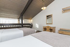 Rocky Mountain Ski Lodge