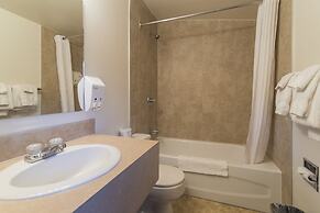 Rocky Mountain Ski Lodge