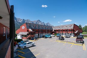 Rocky Mountain Ski Lodge