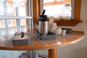 Rocky Mountain Ski Lodge