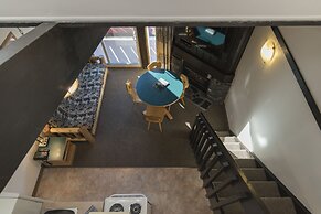 Rocky Mountain Ski Lodge