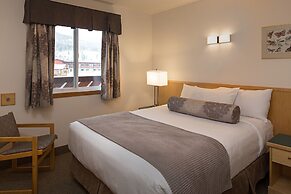 Rocky Mountain Ski Lodge