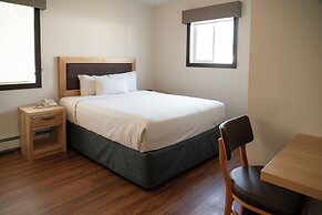 Rocky Mountain Ski Lodge