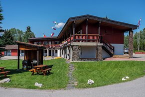 Rocky Mountain Ski Lodge