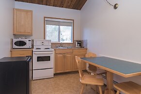 Rocky Mountain Ski Lodge