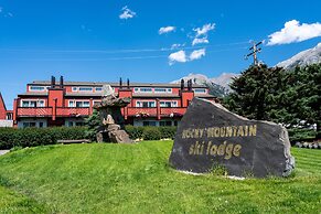 Rocky Mountain Ski Lodge