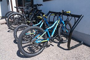 Rocky Mountain Ski Lodge