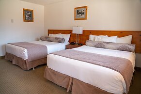 Rocky Mountain Ski Lodge