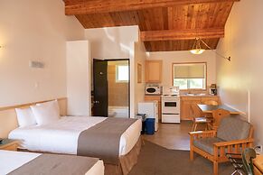 Rocky Mountain Ski Lodge