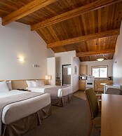 Rocky Mountain Ski Lodge