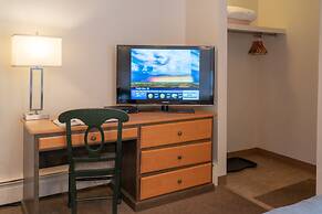 Rocky Mountain Ski Lodge