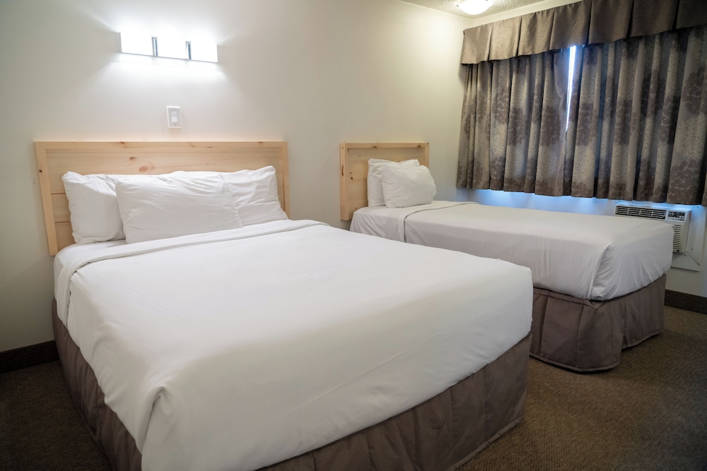 Rocky Mountain Ski Lodge