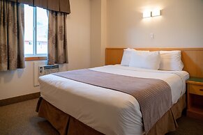 Rocky Mountain Ski Lodge