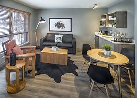 Hotel Buffalo Mountain Lodge, Banff, Canada - Lowest Rate Guaranteed!