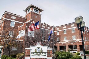 Hassayampa Inn