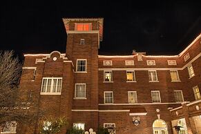 Hassayampa Inn