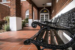 Hassayampa Inn