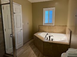 Holiday Inn Express & Suites La Jolla – Windansea Beach by IHG