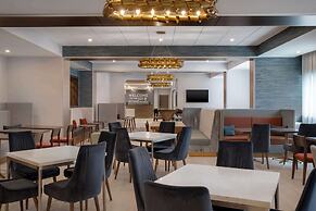 Hampton Inn by Hilton Winnipeg Downtown